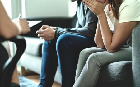 Una pareja acude a un sexólogo