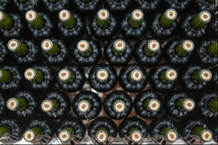 Embotellado de los vinos de Vega Sicilia