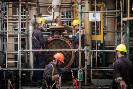 La Pobla de Mafumet, (Tarragona) Refineria ,Complejo Industrial de Repsol en Tarragona durante la parada tècnica de matenimiento que se realiza cada cinco aproximadamente ,