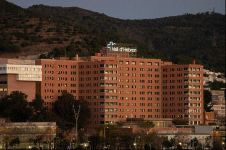 Fachada del Hospital de la Vall d’Hebron, a 26 de enero de 2024, en Barcelona, Catalunya (España). El Hospital Universitario Vall d Hebrón es un centro sanitario de titularidad pública, istrado por el Servicio Catalán de Salud.