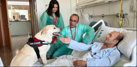 Rafael, ingresado desde hace tres meses, ha recibido hoy la visita de Perla