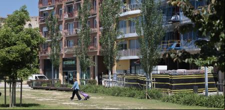 Mercado inmobiliario en Sant Cugat. Edificio de viviendas de clase media de la ciudad