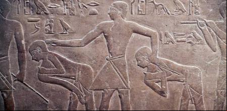 Relieve sobre el cobro de impuestos en la mastaba de Mereruka, c. 2340 a. C. Saqqara, Egipto.