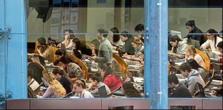 Tres de cada cuatro profesores universitarios en Catalunya tiene acreditado el C1 de catalán