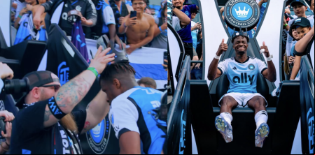 La extraña celebración de este equipo cuando un jugador gana el MVP enciende las redes: “Los estadounidenses arruinan todos los deportes”