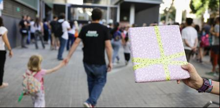 Ni spas, ni jamones para profesores: escuelas que se 'plantan' ante los regalos de las familias
