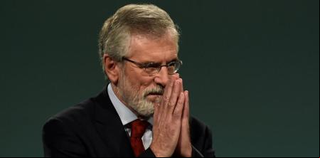 La BBC, condenada a indemnizar a Gerry Adams por asociarle a la muerte de Denis Donaldson
