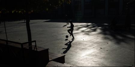 Madrid abrirá algunos patios en colegios y sus bibliotecas en septiembre por las tardes