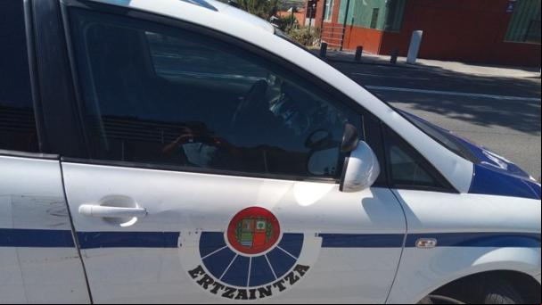 Más de 200 jóvenes provocan incidentes y se enfrentan a la Ertzaintza en San Sebastián