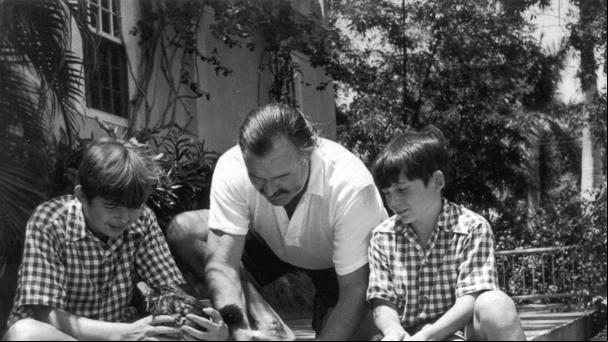 ¿Cómo se hacía llamar el hijo transexual de Hemingway?