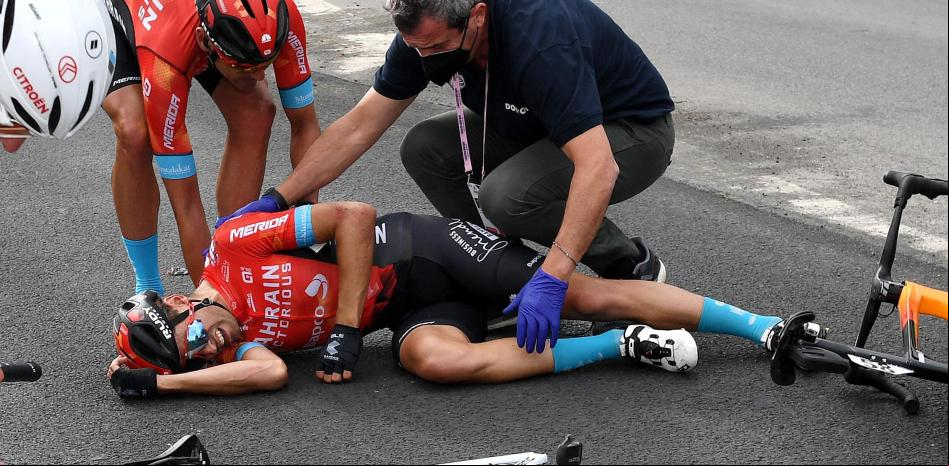 Landa abandona el Giro de Italia en ambulancia