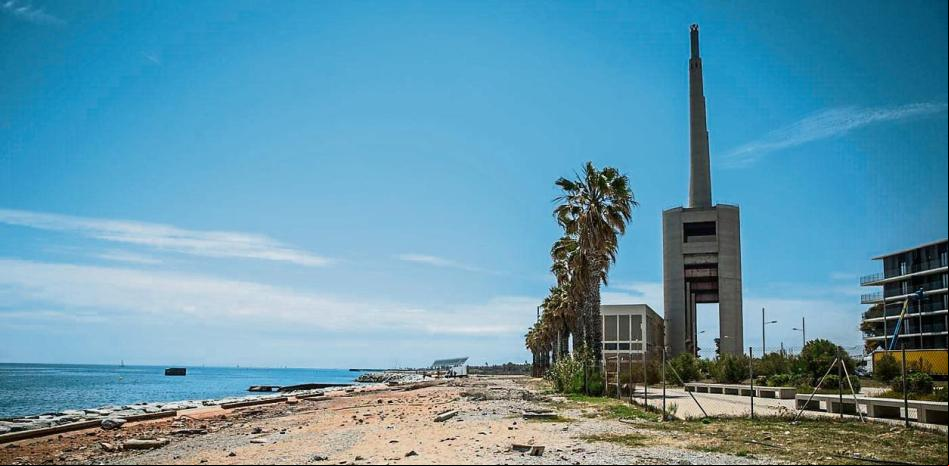 Objetivo: descontaminar la playa de la Mora