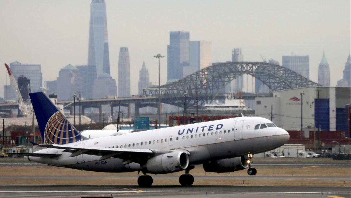 United Airlines despedirá a 593 empleados por negarse a recibir la vacuna de la Covid