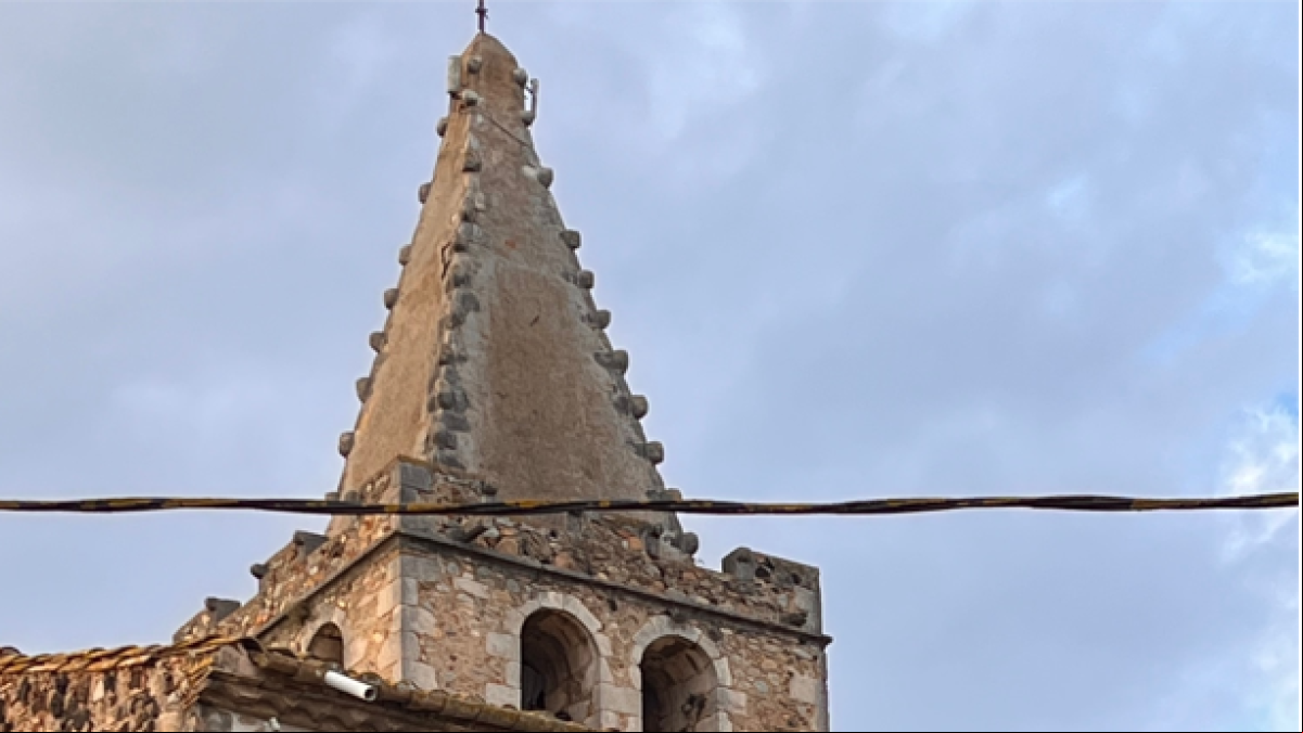 La pequeña pirámide de Sant Menna