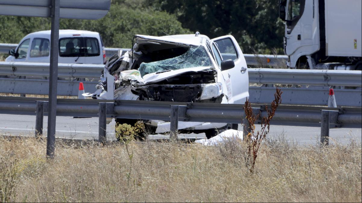 La DGT recuerda los sencillos gestos que evitan accidentes y muertos en la carretera