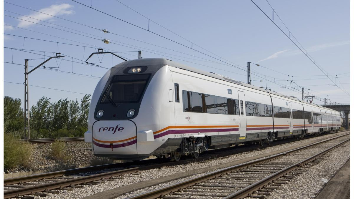 Transportes ultima destituciones en Renfe y Adif por el error de medidas en los trenes de Cantabria
