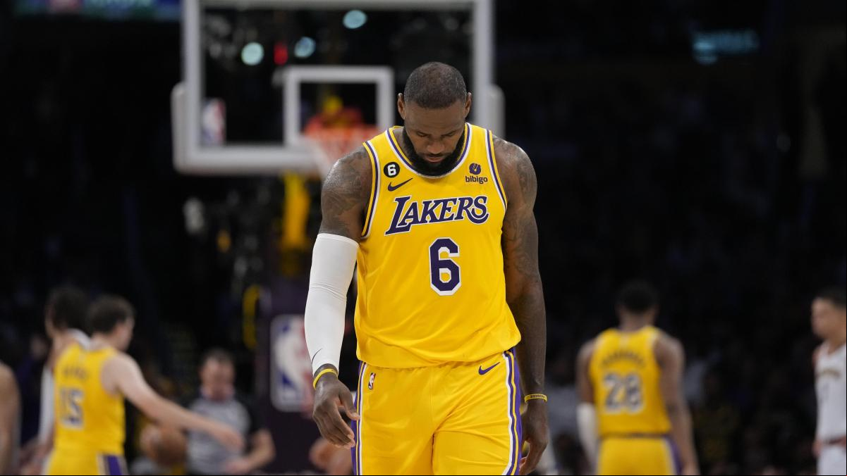 Los Lakers se quedan sin Finales y LeBron abre interrogantes sobre su futuro