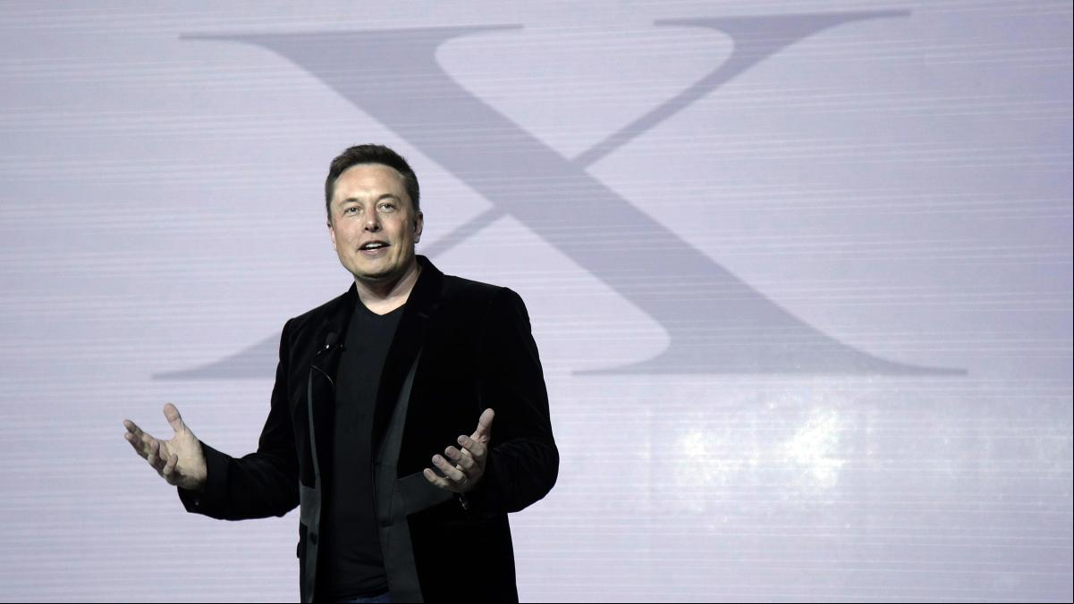 Los discursos de odio aumentaron un 50% en X tras su compra por Elon Musk