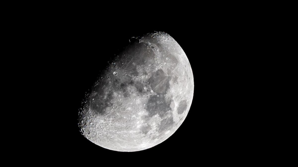 Mira la evolución del brillo de la luna