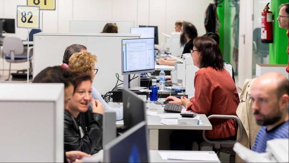 El salario de los empleados públicos subirá otro 0,5% y con efecto retroactivo al 2024