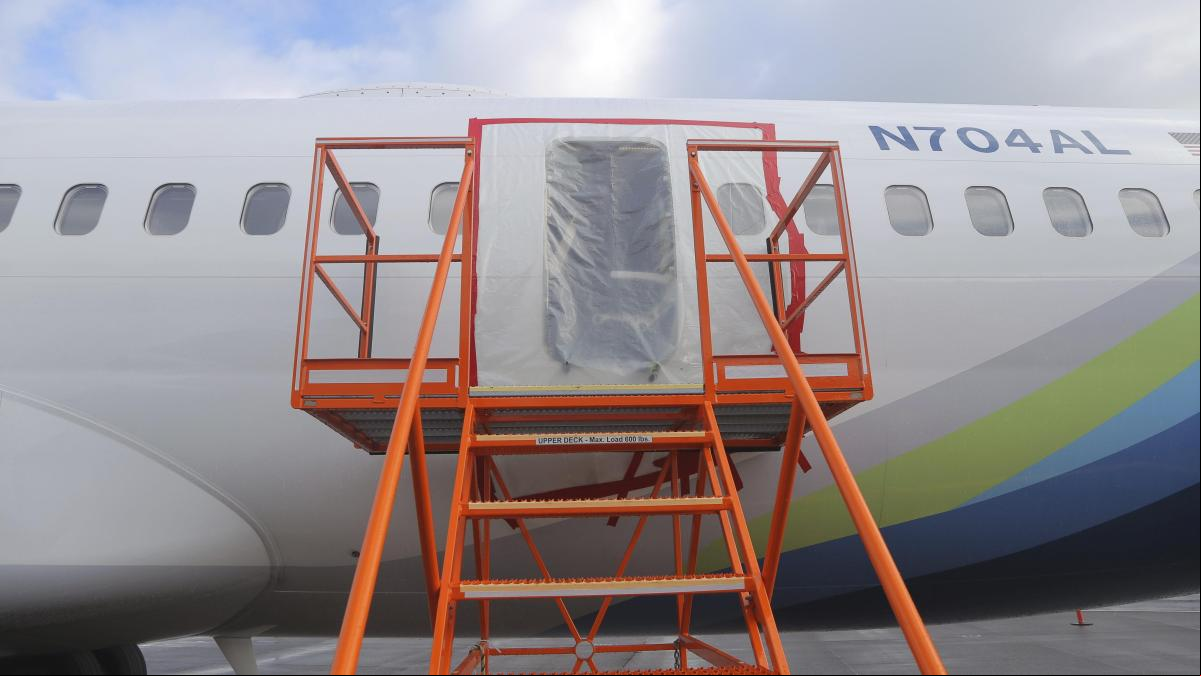 Un vecino de Portland halla en su jardín la puerta que saltó de un 737 Max 9 en pleno vuelo