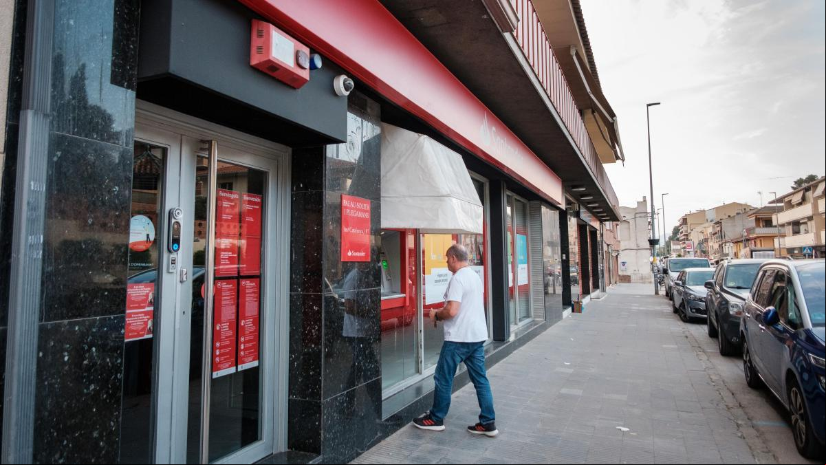 Los bancos triplican la captación de depósitos sin batallar por el pasivo