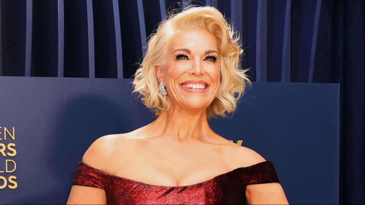 La actriz Hannah Waddingham se cabrea con un fotógrafo: No seas capullo, no me vuelvas a pedir que te enseñe la pierna