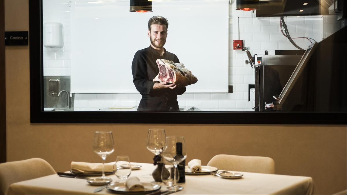 Hábitat Cigüeña Negra, el restaurante extremeño inmerso en la dehesa que nutre su cocina