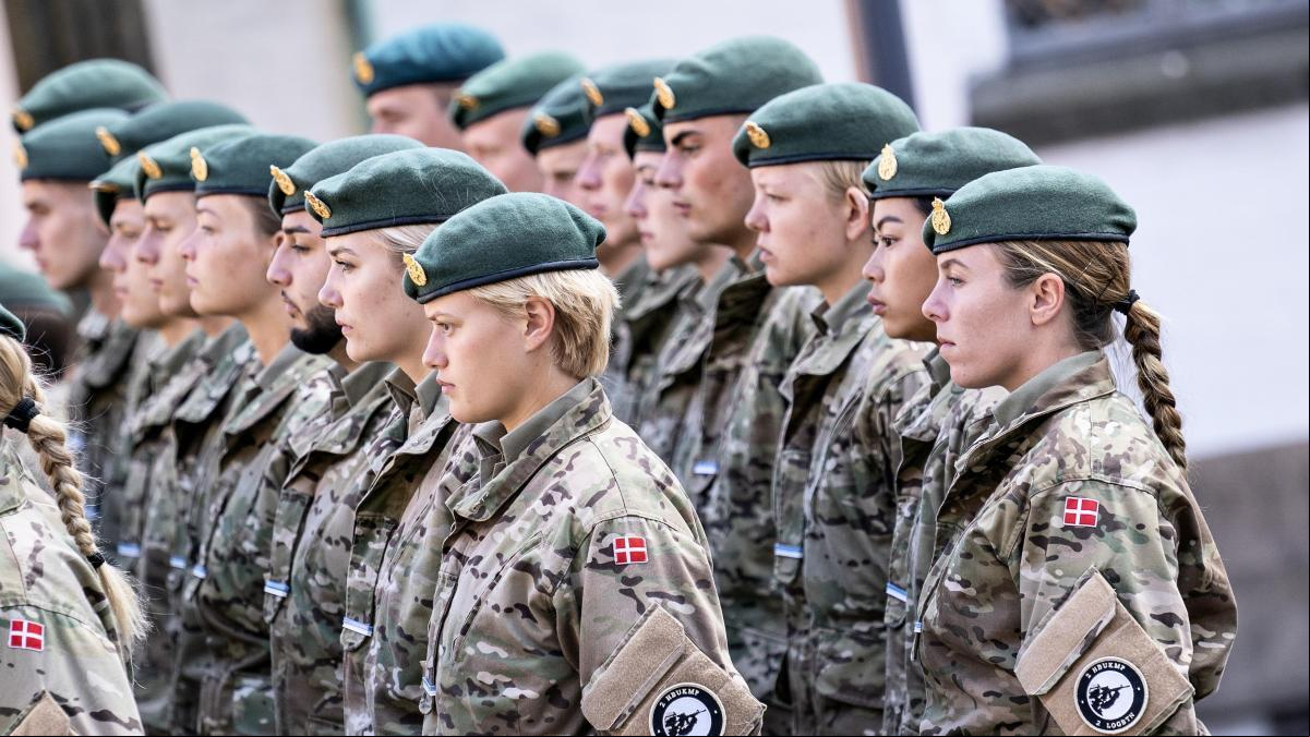 Dinamarca acelera el servicio militar obligatorio para mujeres
