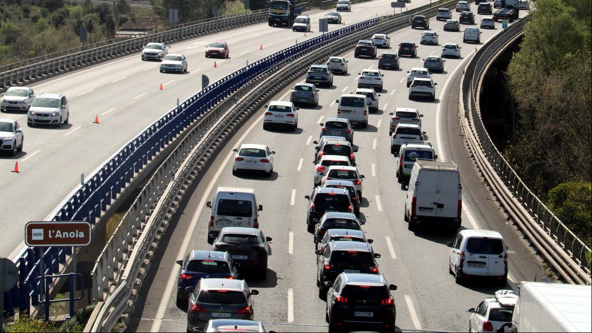 Trànsit avisa que estas son las carreteras y las horas más problemáticas para circular durante el puente del 1 de mayo en Catalunya