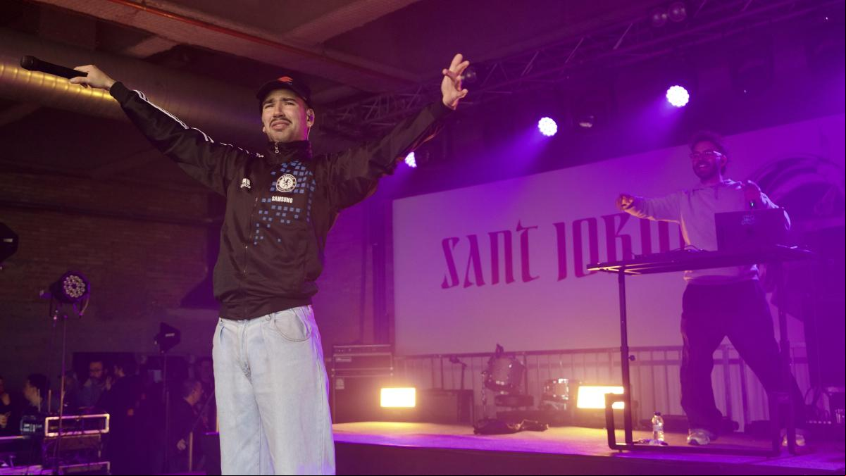 El pop catalán abarrota la Fábrica Damm para celebrar el Sant Jordi Musical