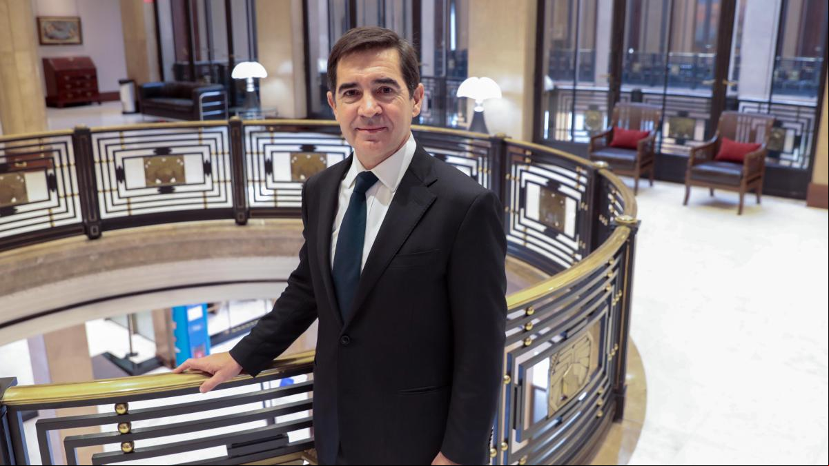 El hombre de las dos opas