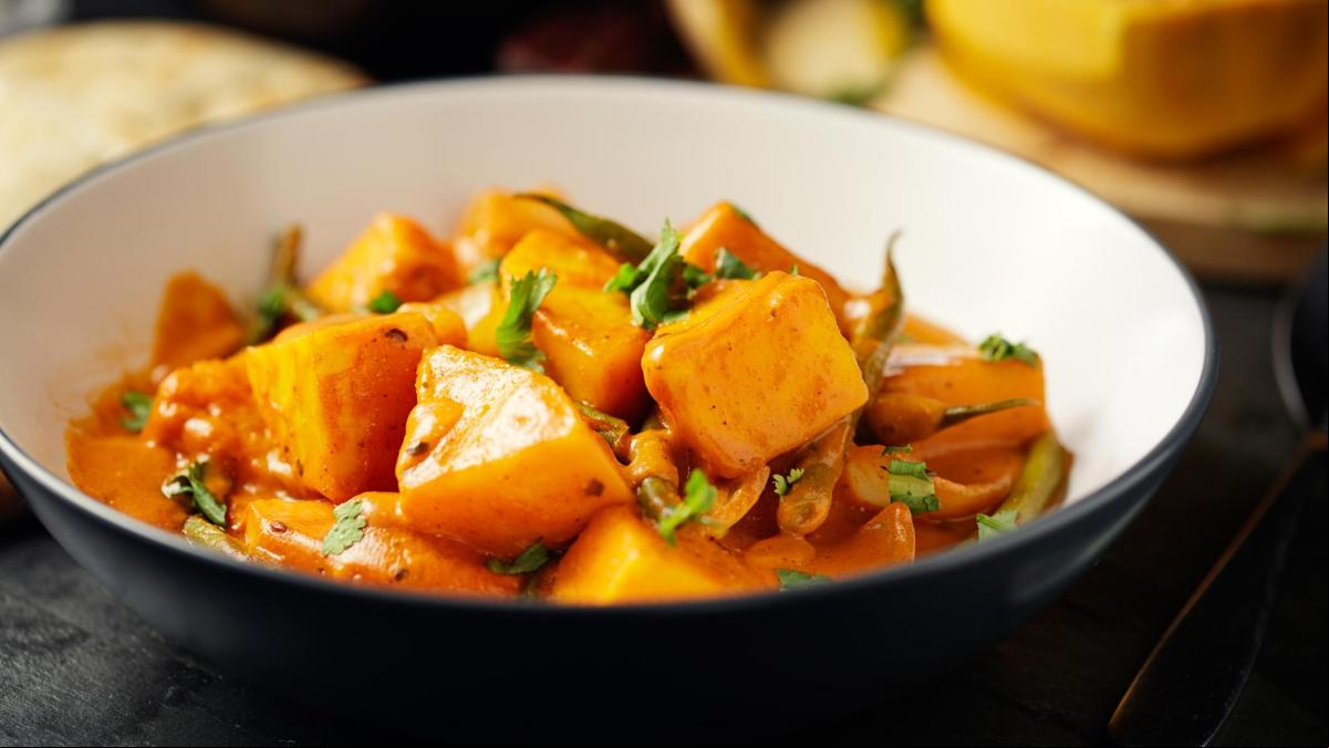 La receta de curry de calabaza con arroz que no te robará más de diez minutos