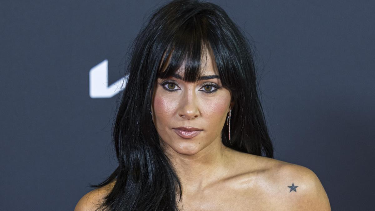 Aitana, con vestido corsé y transparencias para hacer su confesión más personal