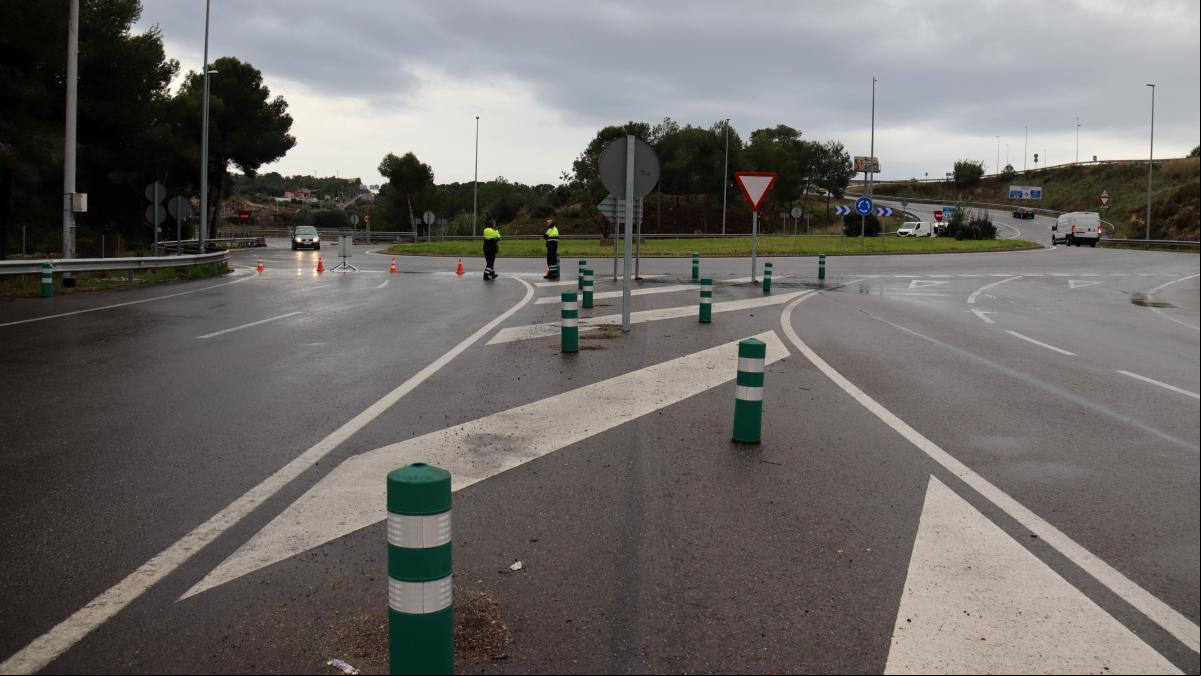 Dos muertos tras ser atropellados por un tráiler en la AP-7 en Vilablareix