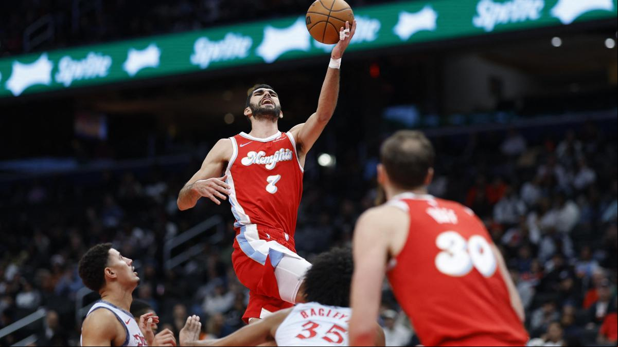Aldama guía a los Grizzlies a la victoria saliendo desde el banquillo