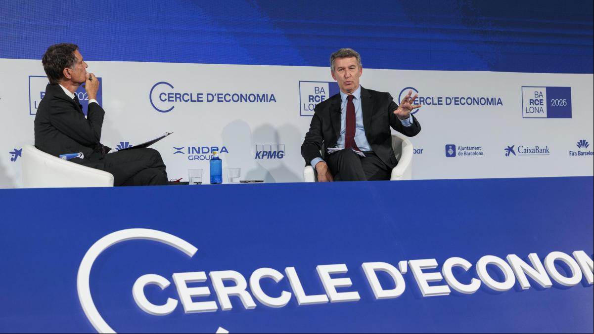 Feijóo carrega contra la consulta sobre l’opa per “frívola” i “arbitrària”