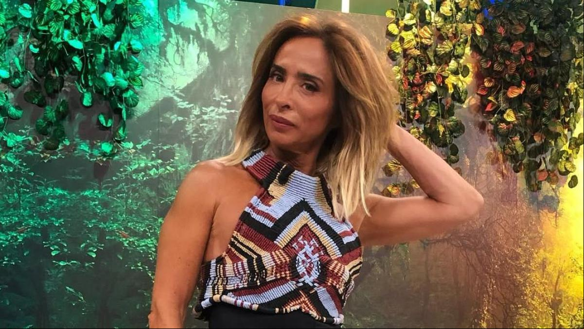 El descuido de María Patiño con el micro abierto deja sin palabras a la audiencia de La familia de la tele: “Necesito sexo”