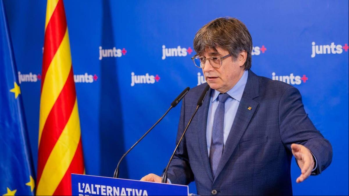 Puigdemont arremete contra el PP por “conspirar con terceros países” para torpedear la oficialidad del catalán