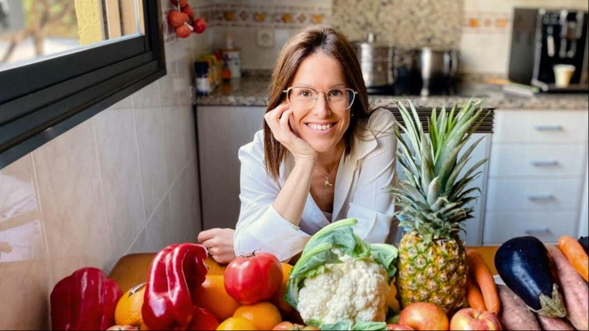 Bàrbara Munar, dietista especializada en menopausia: “Muchas mujeres séniors comen por debajo de sus necesidades reales, no tienen que buscar un vientre plano, sino un cuerpo sin inflamación crónica”