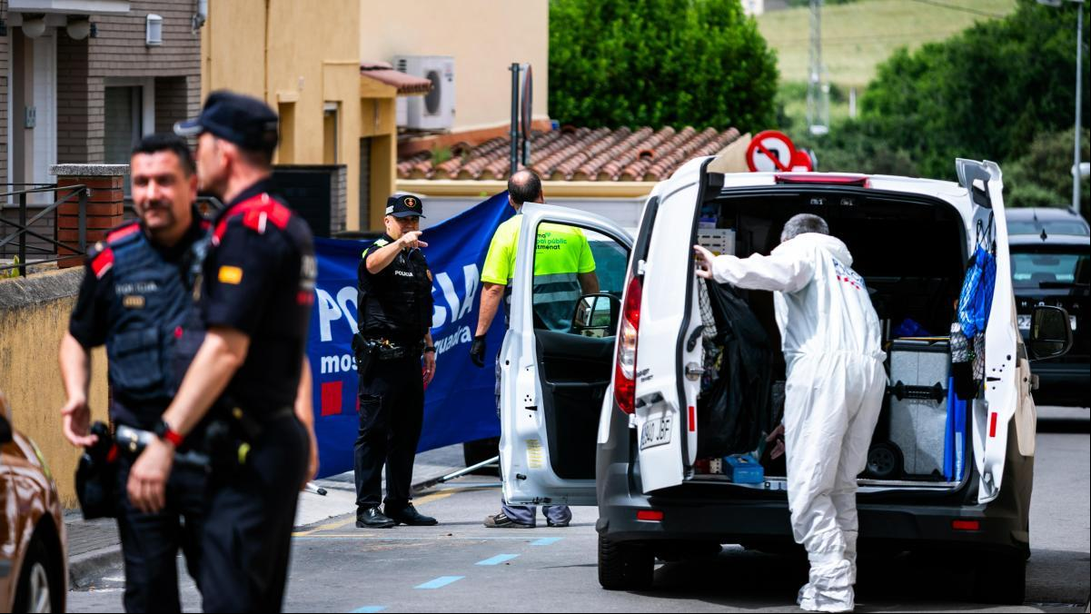 Un home mata el fill de la seva parella, deixa la dona en estat crític i se suïcida