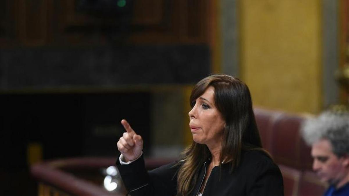 Sánchez Camacho se lía y dice que Ausiàs March era gallego y Ramon Llull, menorquín