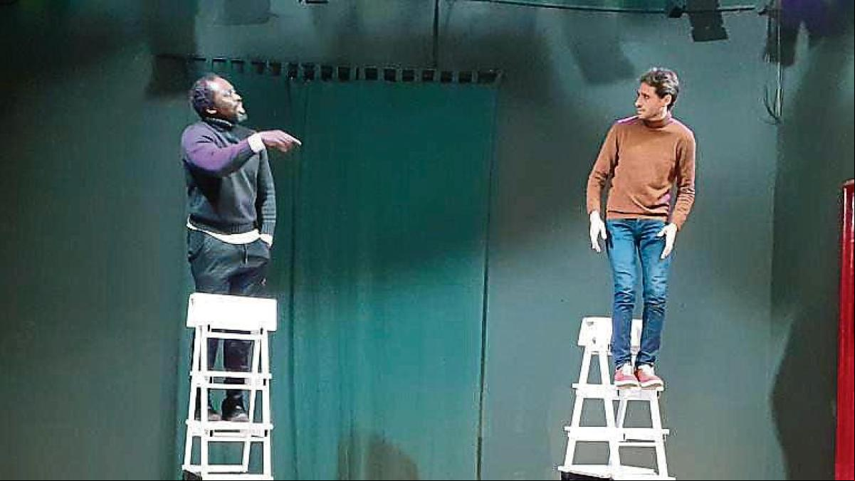 Dos suicidas coinciden en ‘El pont’, de Laurent Van Wetter, en el teatro Maldà