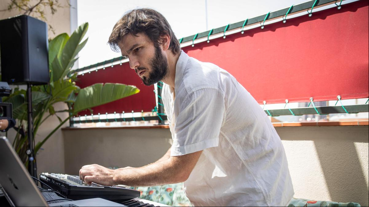 Lucas Vidal marida clásica y electro