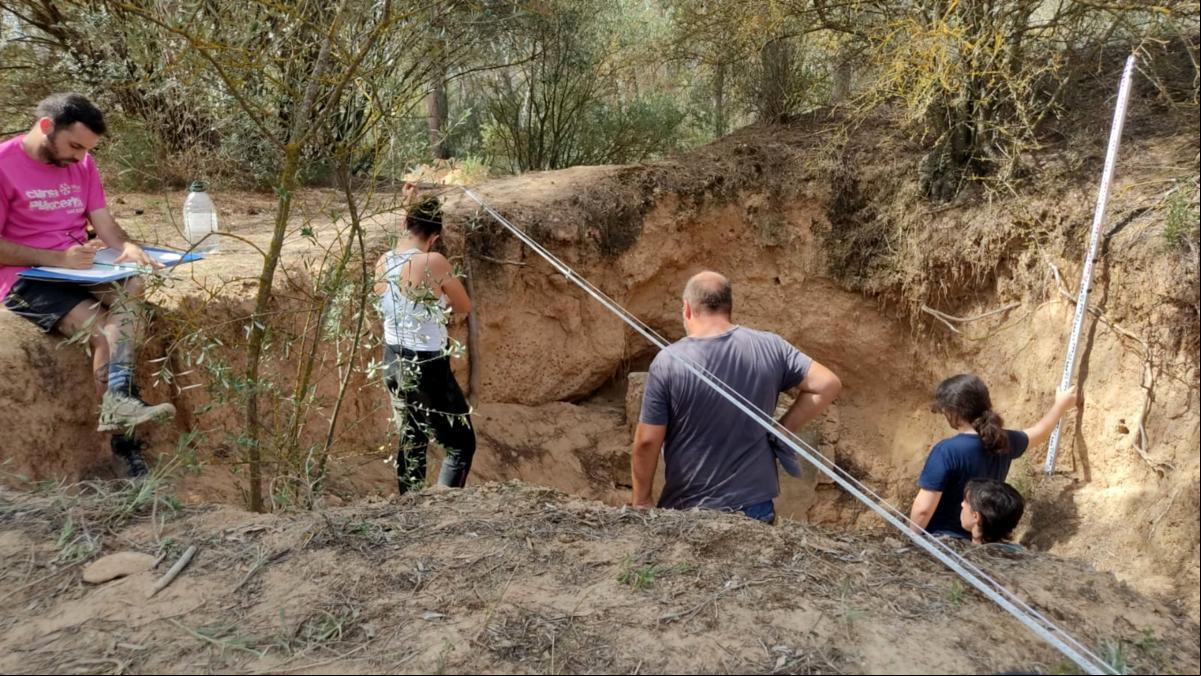 Documentados impactos de bombas de la Guerra Civil en la antigua fábrica de explosivos de Flix