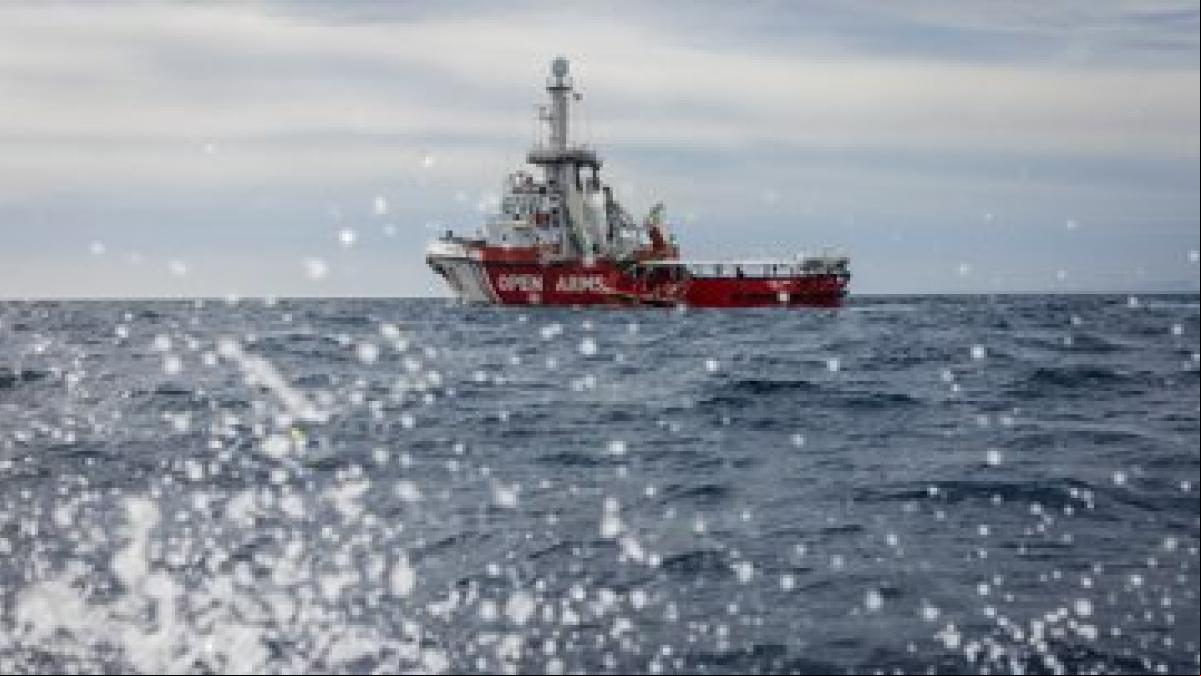 Italia bloquea durante 20 días al barco de Open Arms por obstaculizar a una patrullera libia