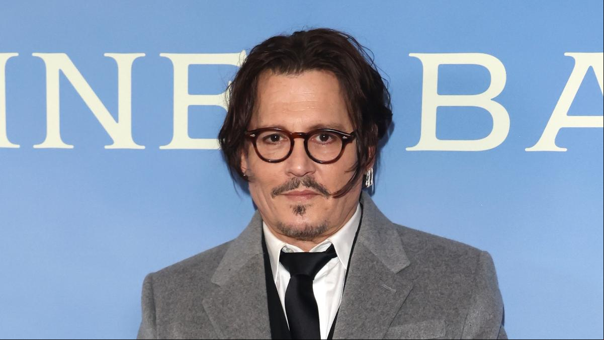 Johnny Depp, ilusionado con la modelo rusa de 28 años Yulia Vlasova