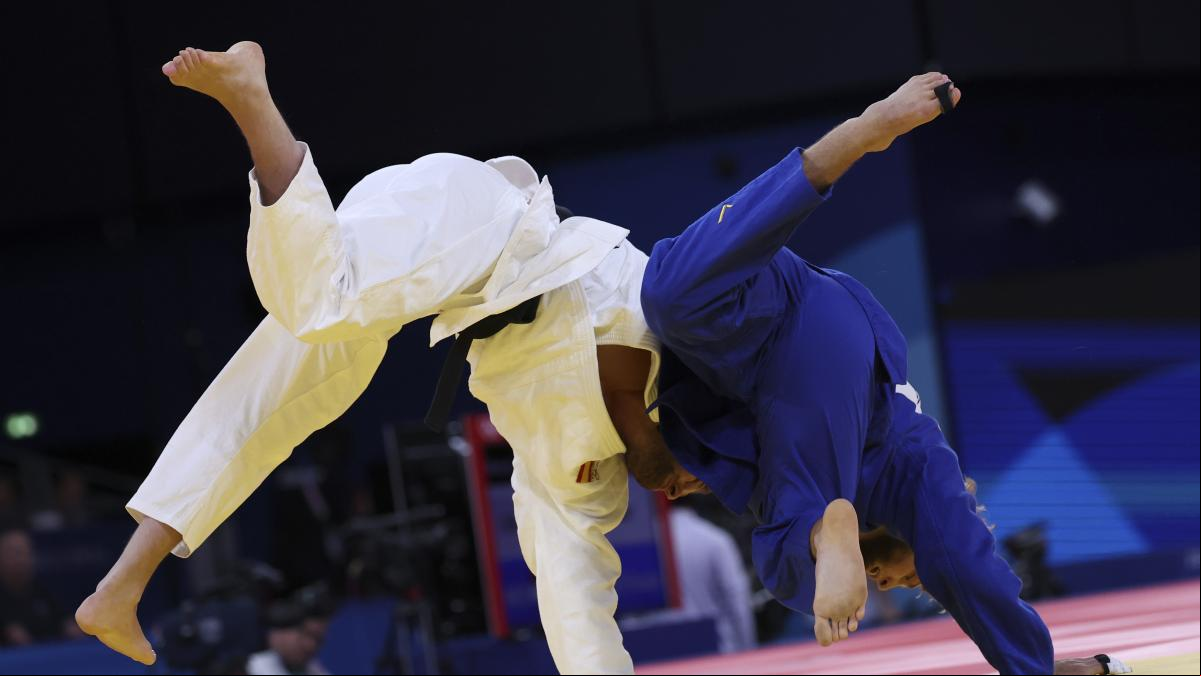 Niko Shera peleará por el bronce