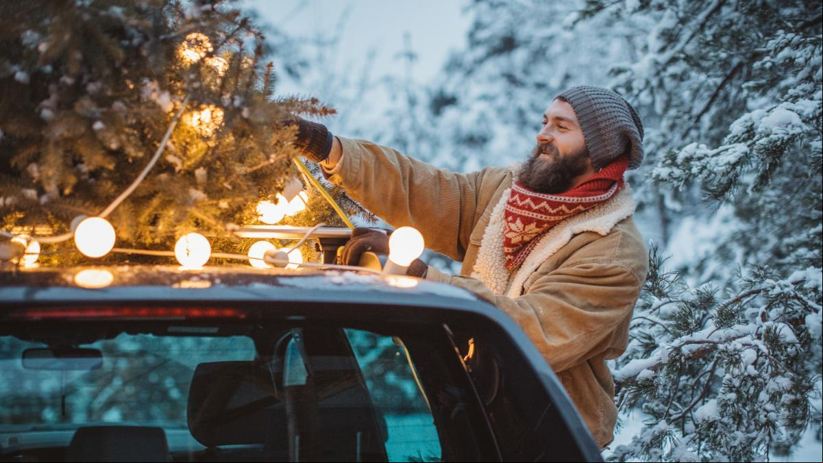 ¿Puedes poner adornos navideños en el coche? Atención a las posibles multas que podrías recibir