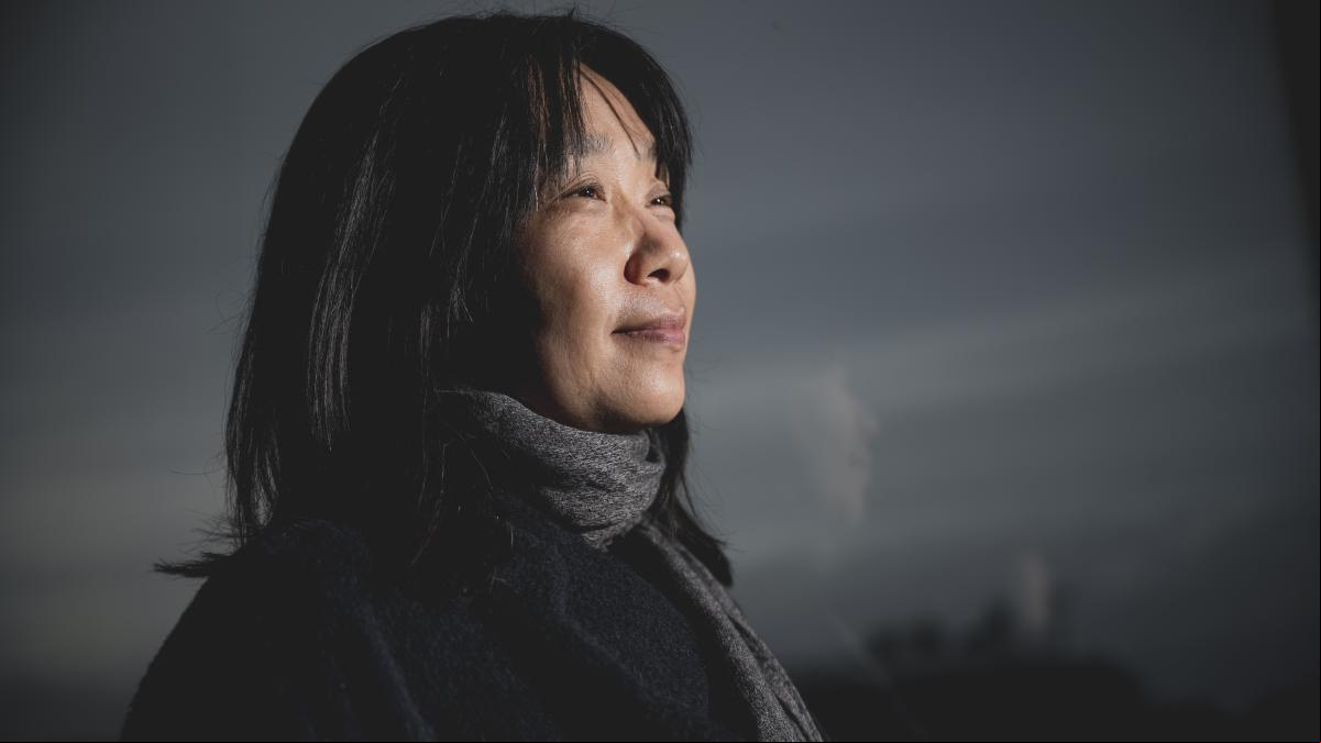 Han Kang: “Nacemos y morimos muy débiles, y la fragilidad no nos abandona nunca”